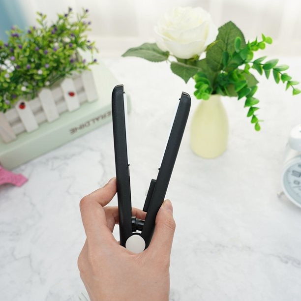 Portable mini straightener by PRETTY FACE