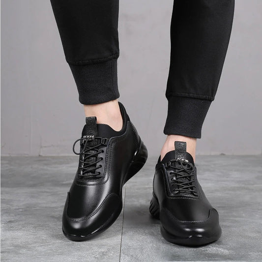 Men's sneaker in black leather