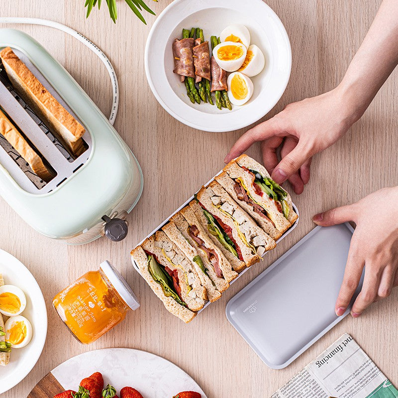 BREAKFAST  TOASTER MACHINE